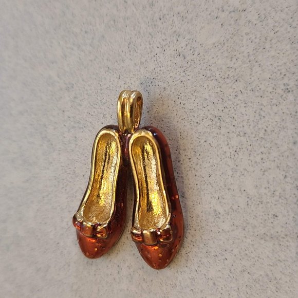 Alice in Wonderland Red Shoes Charm - Picture 7 of 8